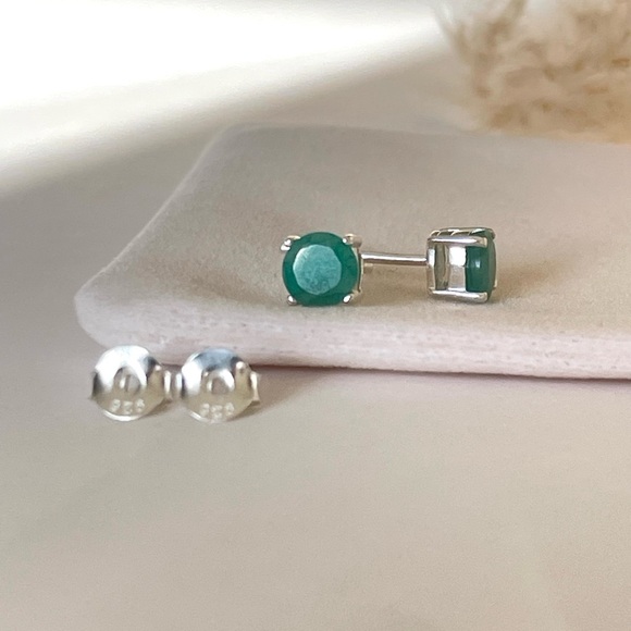 925 Sterling Silver Natural Emerald Stud Earrings!!  “Royal Delicacies” - Picture 3 of 17